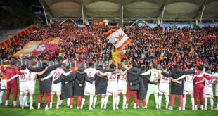 Galatasaray Sivasspor'u ağırlıyor . Şampiyonluk ve düşme hattı için kritik mücadele